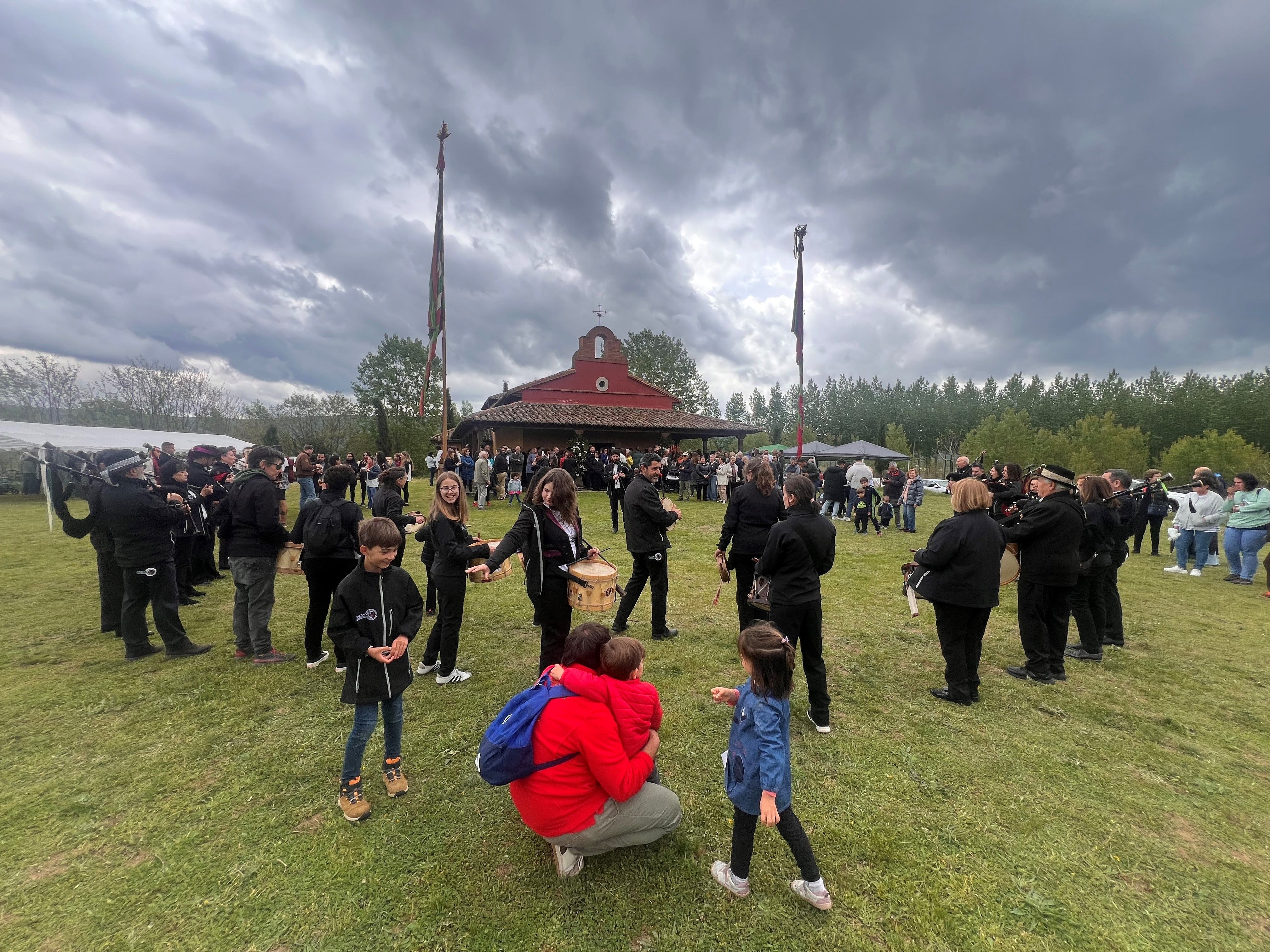 Romería de Villasfrías este sábado junto a la ermita en Villanueva y Vegas del Condado. | DAVID RUBIO