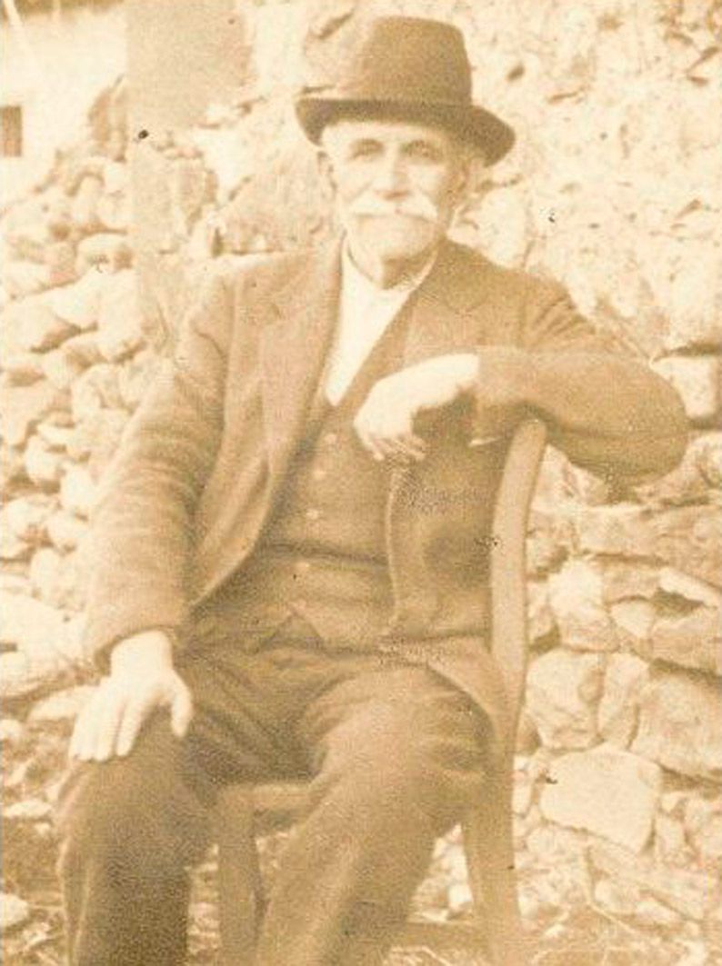 Antonio Valbuena.