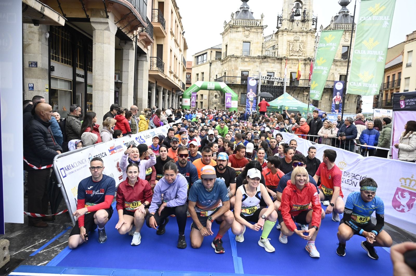 Los 10km de Astorga acogieron a  más de 1.000 corredores que llenaron la capital maragata. SAÚL ARÉN (45)