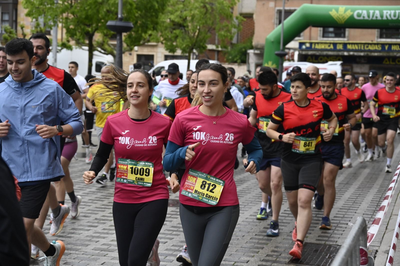 Los 10km de Astorga acogieron a  más de 1.000 corredores que llenaron la capital maragata. SAÚL ARÉN (3)