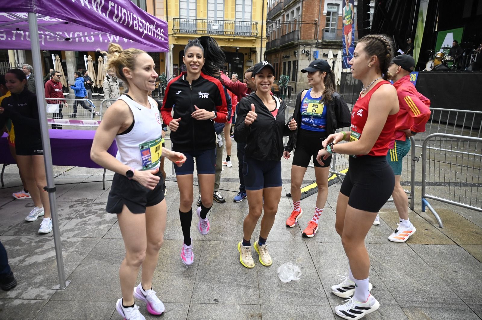 Los 10km de Astorga acogieron a  más de 1.000 corredores que llenaron la capital maragata. SAÚL ARÉN (19)