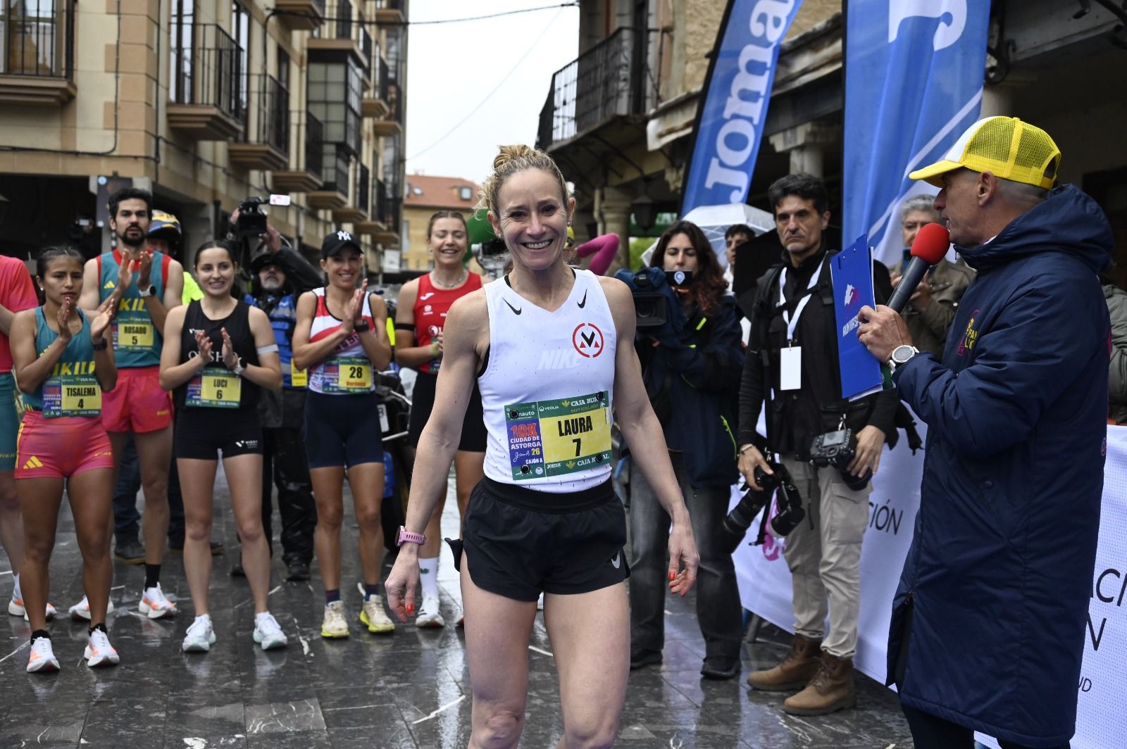Los 10km de Astorga acogieron a  más de 1.000 corredores que llenaron la capital maragata. SAÚL ARÉN (21)
