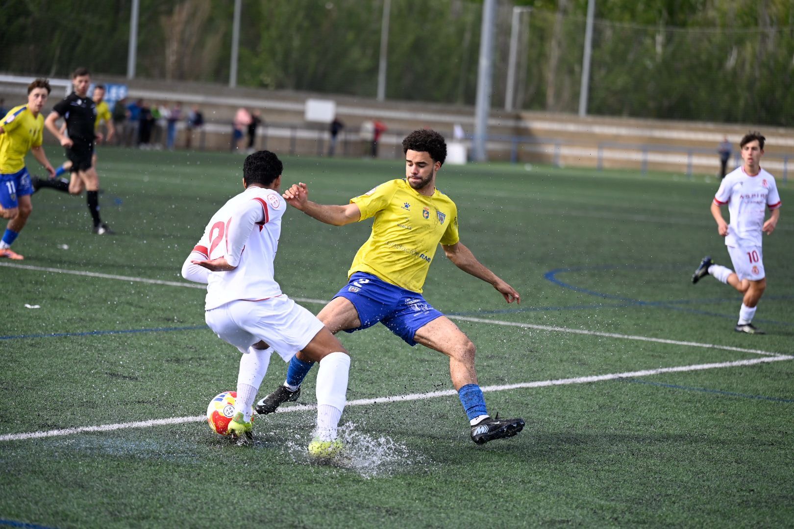 Un lance del choque entre el Júpiter y el Mansillés. | SAÚL ARÉN