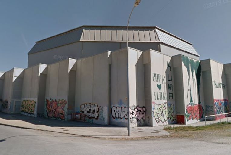 El Auditorio Municipal de Ponferrada continúa sin la comprometida cubierta. | GOOGLE STREET VIEW