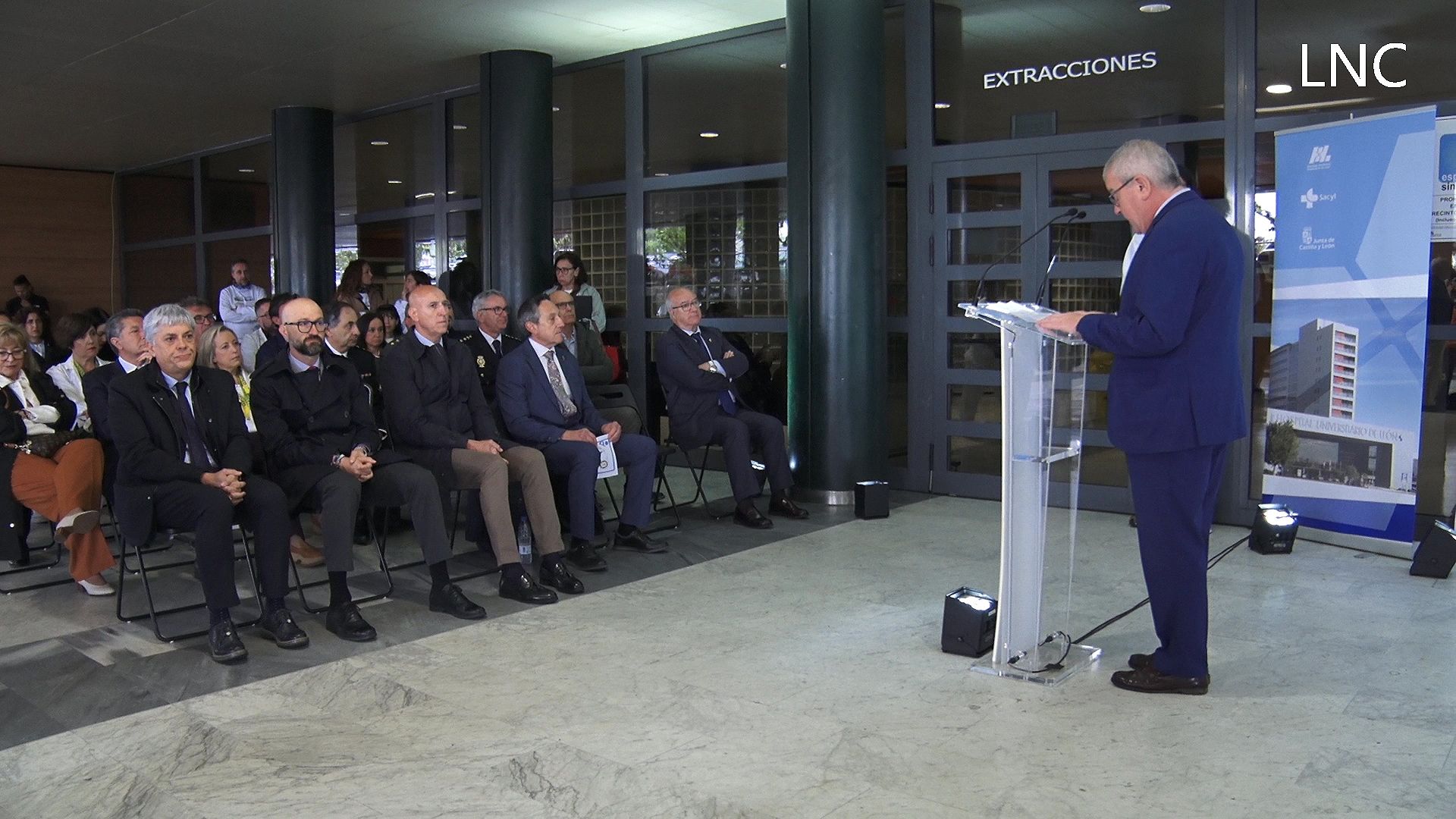 Un instante del acto celebrado en el Caule con motivo del Día Internacional de la Enfermería, | L.PASTORIZA Un instante del acto celebrado en el Caule con motivo del Día Internacional de la Enfermería, | L.PASTORIZA