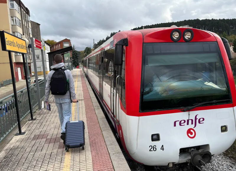 8 TREN FEVE 8 TREN FEVE