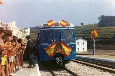Imagen del acto inaugural de los trenes de Feve que siguen prestando servicio en León después de numerosas remodelaciones. | LNC
