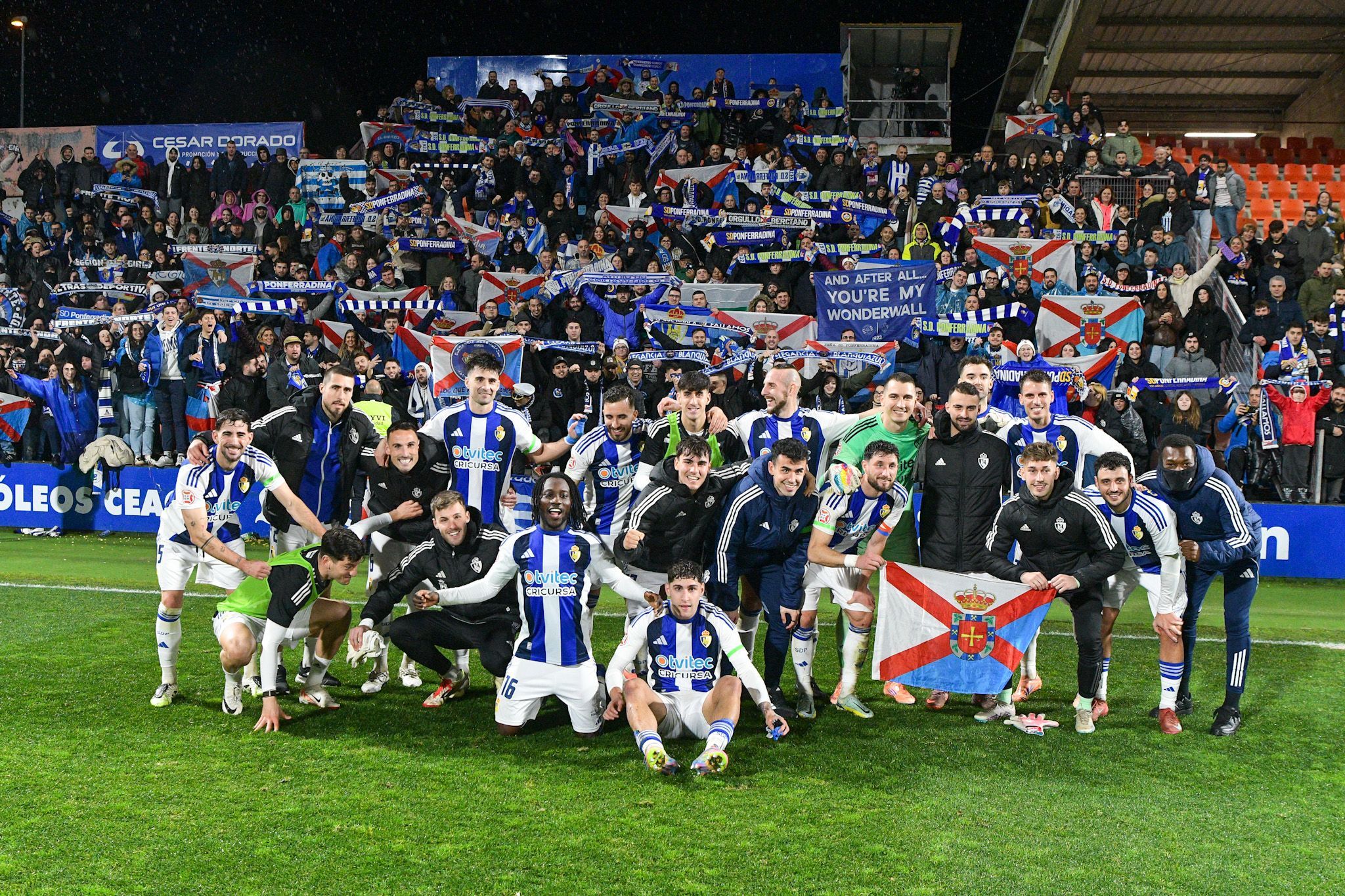 La Ponferradina no estará sola en Espiñedo con más de 250 bercianos en el estadio gallego. ENRIQUE RAMÓN