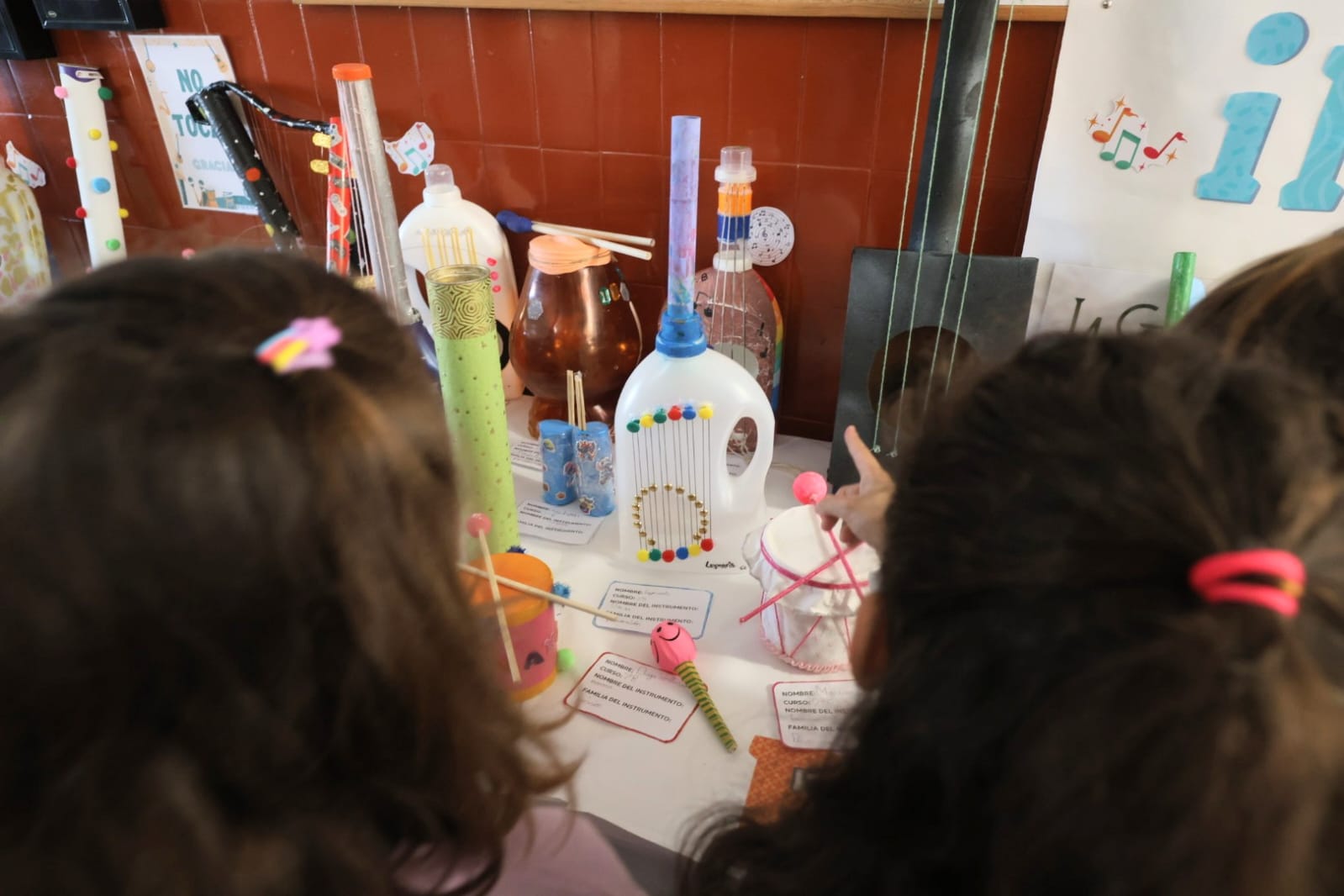 El CEIP La Granja convierte el reciclaje en música 