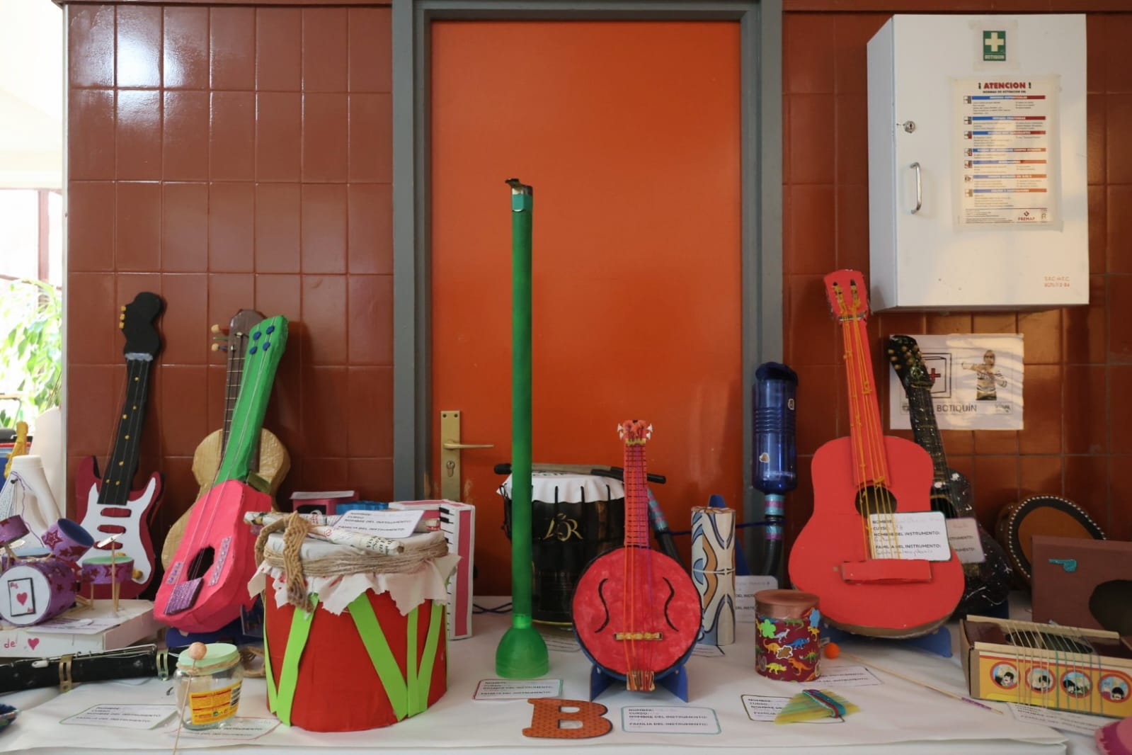 El CEIP La Granja convierte el reciclaje en música 