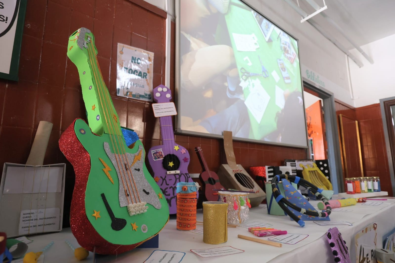 El CEIP La Granja convierte el reciclaje en música 