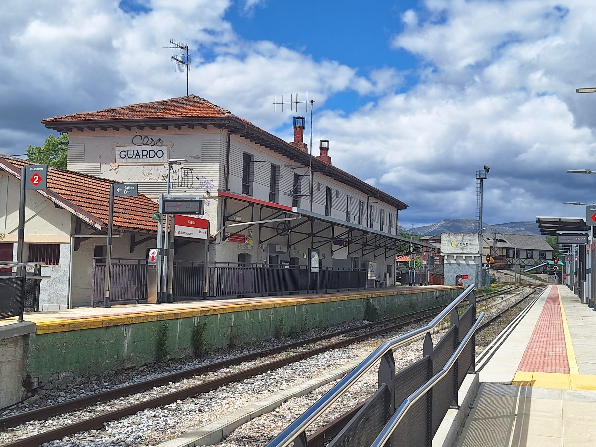 La marcha a pie partirá el 30 de junio de la estación de la localidad palentina de Guardo. | PLATAFORMA EN DEFENSA DE FEVE