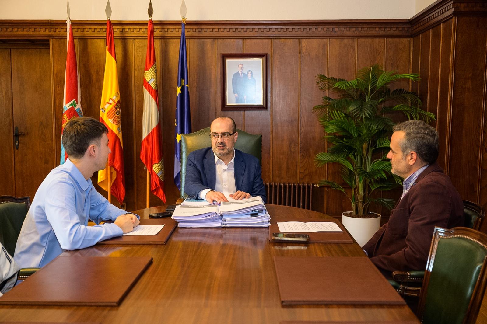 Entrevista de Marco Morala con La Nueva Crónica. | QUINITO Entrevista de Marco Morala con La Nueva Crónica. | QUINITO
