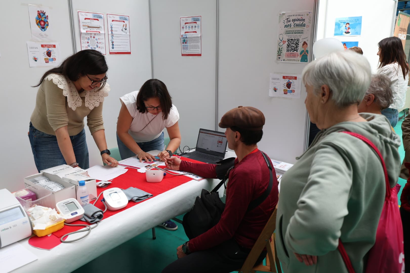 Un instante de la III Feria de la Salud de Villaquilambre. | FERNANDO OTERO