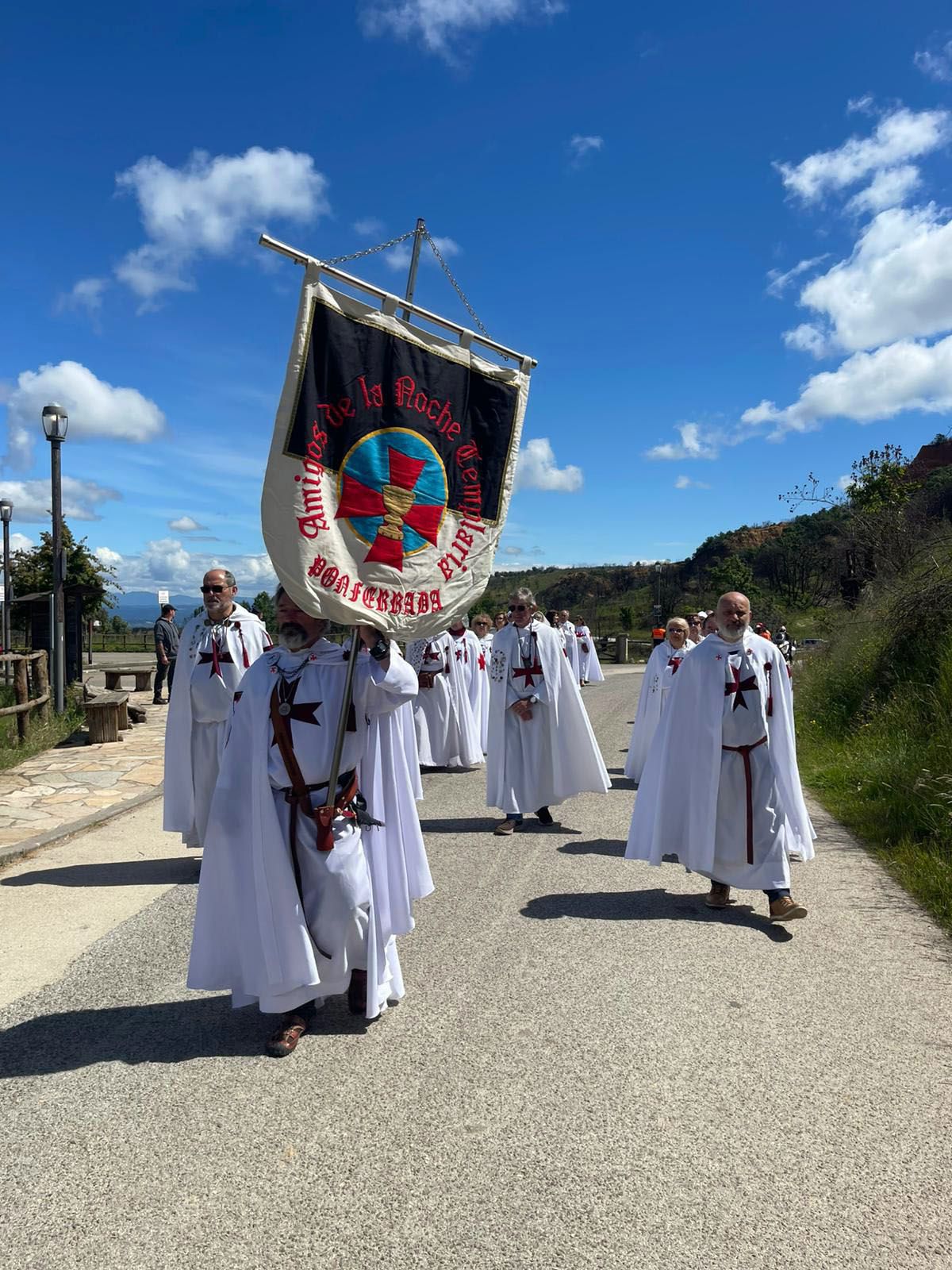 Los vecinos de Médulas claman por más servicios y atención en una protesta en el corazón del Patrimonio de la Humanidad