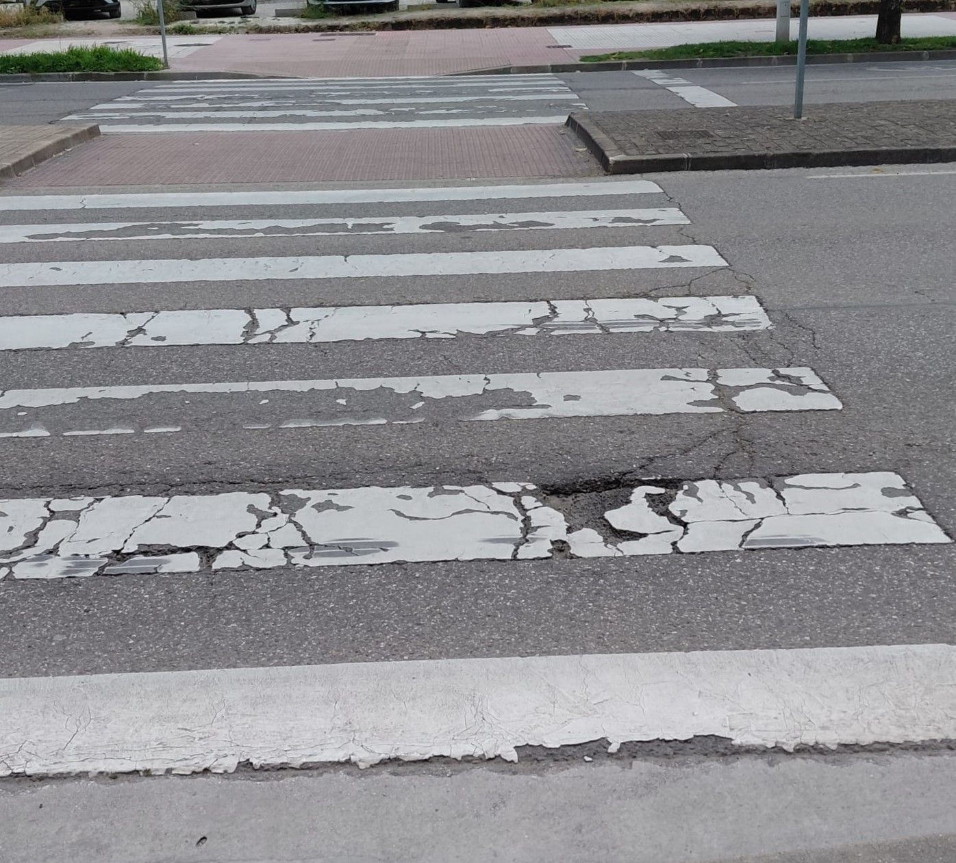 Algunos de los ejemplos del mal estado de las calles en Ponferrada.