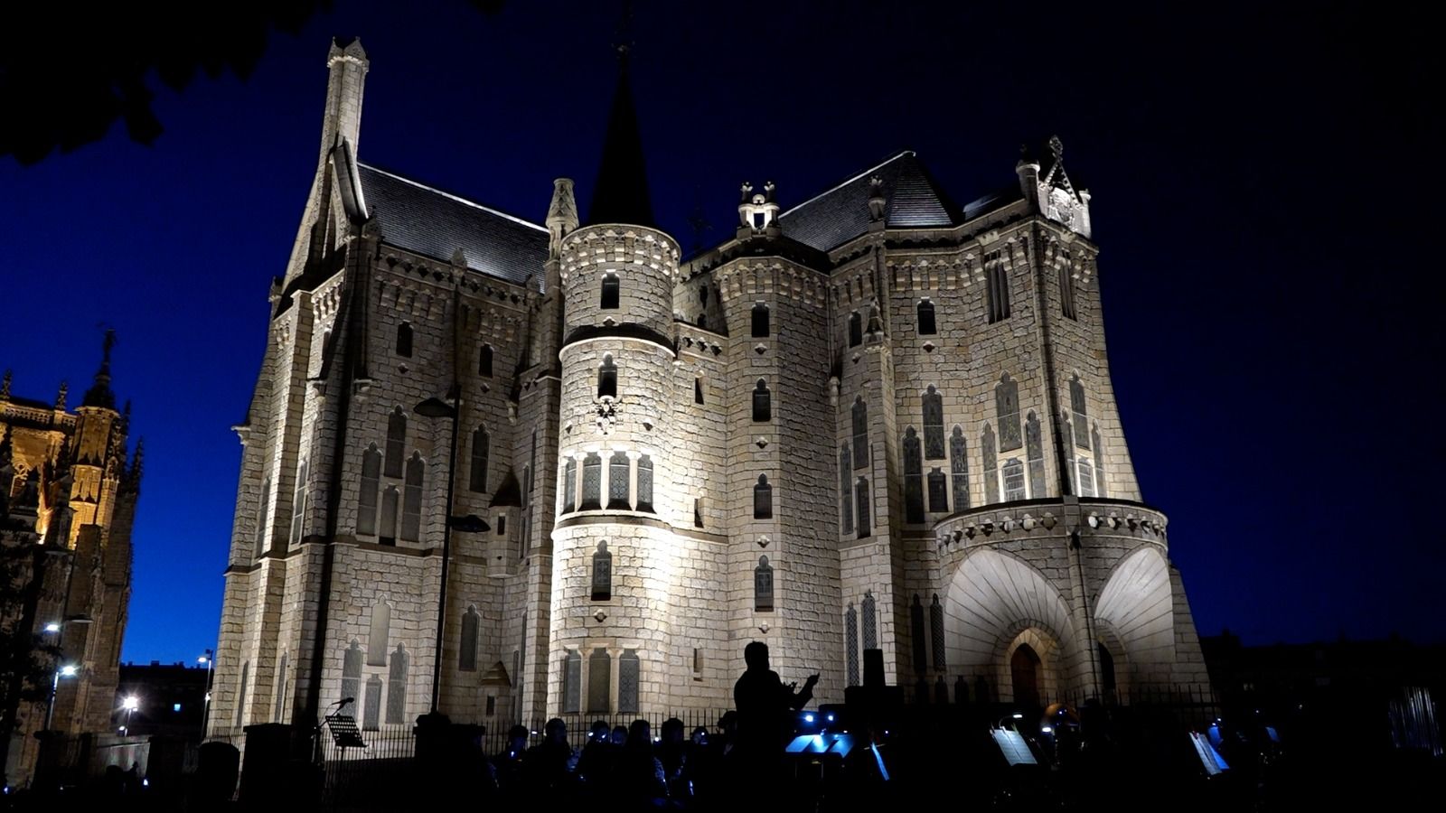 Inauguración de la iluminación nocturna del Palacio. | L.N.C. Inauguración de la iluminación nocturna del Palacio. | L.N.C.