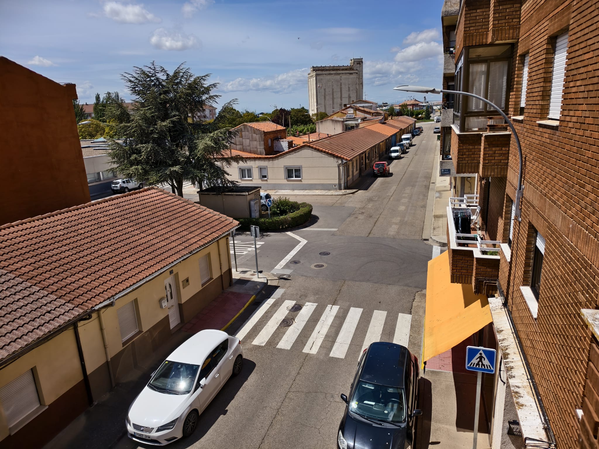 Vista de la calle San Isidro Labrador que será renovada.  | A. RODRÍGUEZ
