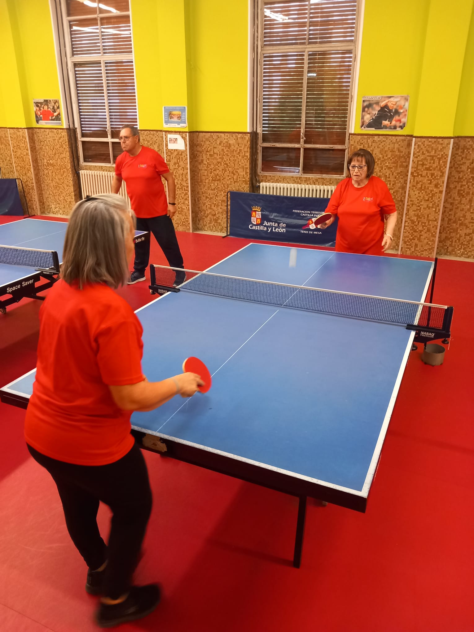 Imagen de un torneo de tenis de mesa realizado durante las pasadas navidades. | LNC
