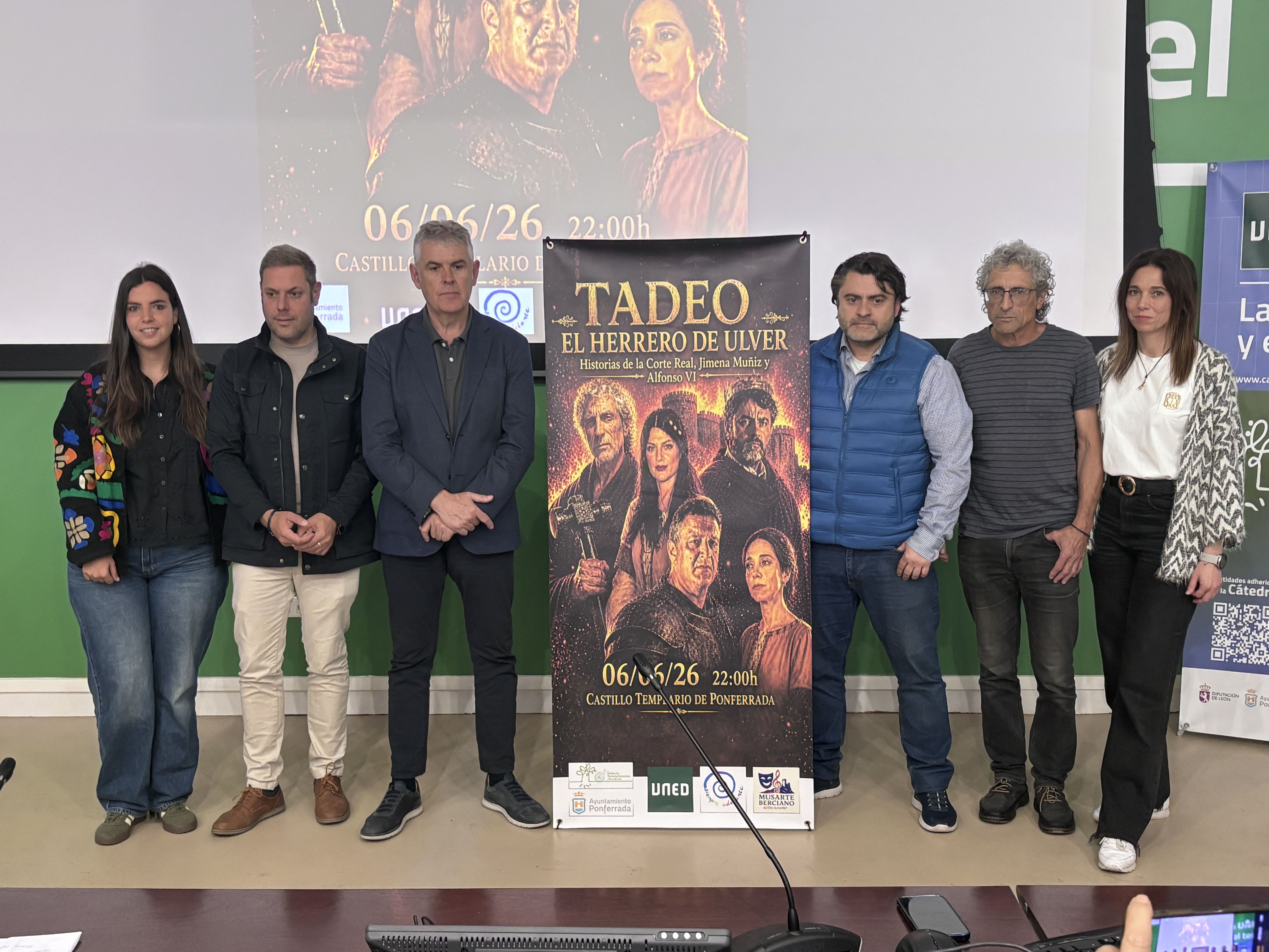 Presentación de la obra en la sede de la UNED de Ponferrada. | JAVIER FERNÁNDEZ