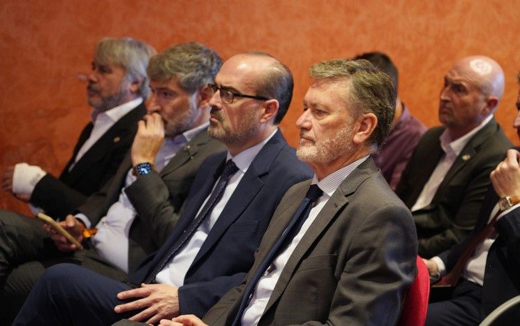 Morala con Francisco Vázquez en la entrega de premios del Círculo Empresario Leonés en Ponferrada. | ICAL