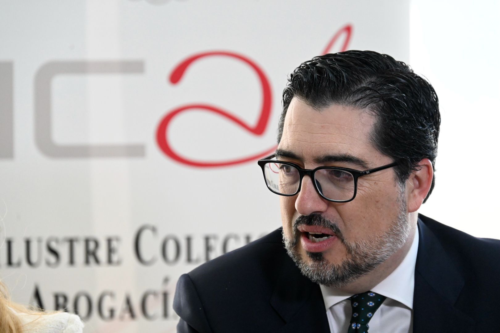 El decano del Colegio de la Abogacía de León, David Díez Revilla, en un encuentro con la prensa este jueves. | SAÚL ARÉN