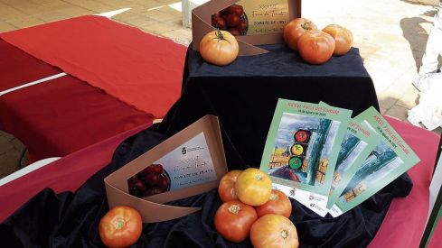 La Feria del Tomate, una cita dedicada a promocionar este producto local. La Feria del Tomate, una cita dedicada a promocionar este producto local.