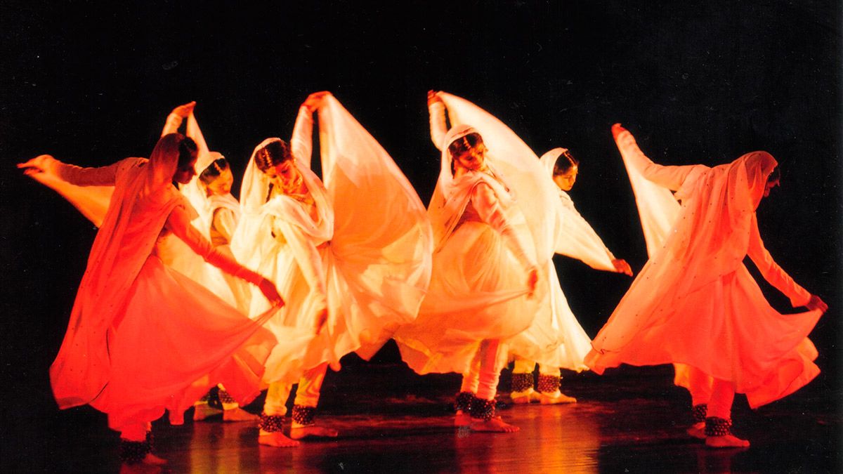 danzahindu41016.jpg