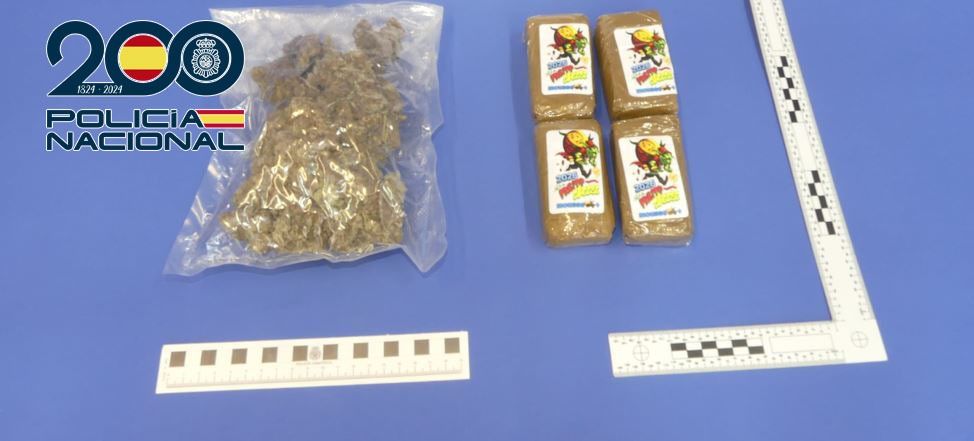 Paquetes con la droga interceptada. Paquetes con la droga interceptada.