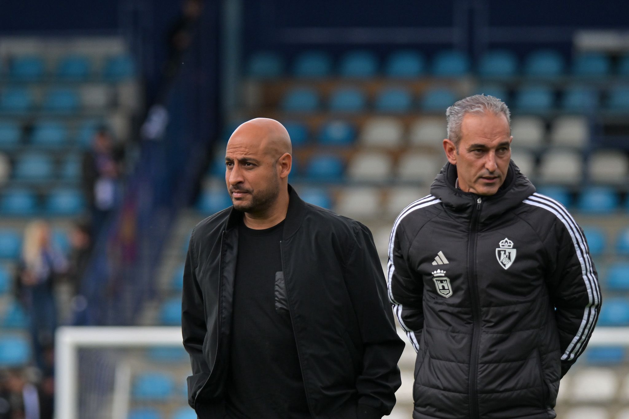 Nafti y Pablo Lago, su segundo, durante los momentos previos al partido ante el Arenteiro. QUINITO