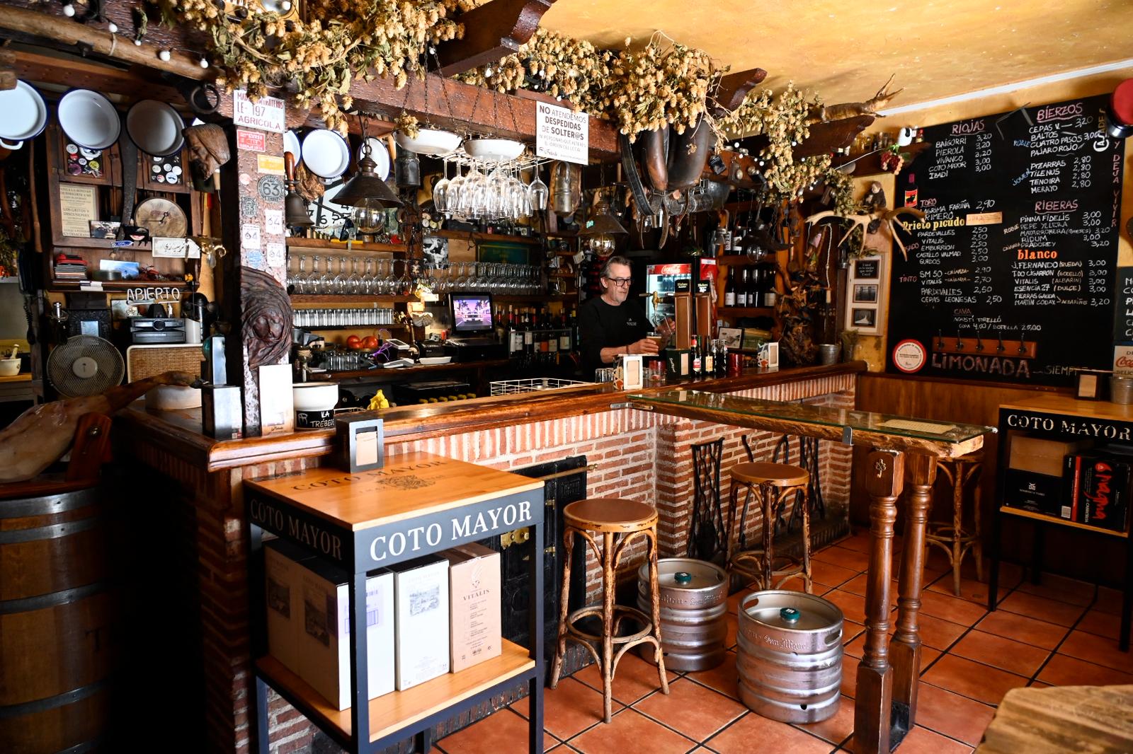 La Trébede es un clásico de la hostelería leonesa en pleno corazón del Barrio Romántico, en la plaza Torres de Omaña. | SAÚL ARÉN La Trébede es un clásico de la hostelería leonesa en pleno corazón del Barrio Romántico, en la plaza Torres de Omaña. | SAÚL ARÉN