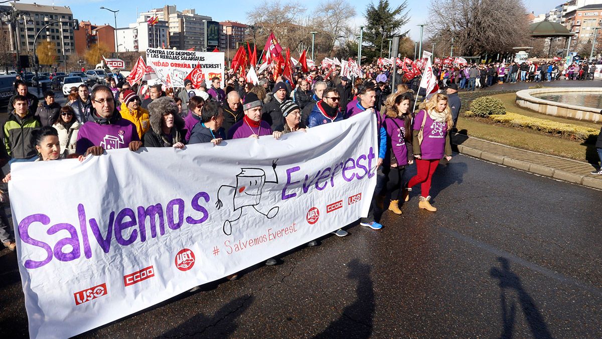 Imagen de archivo de una de las manifestaciones para salvar Everest por las calles de León. | ICAL