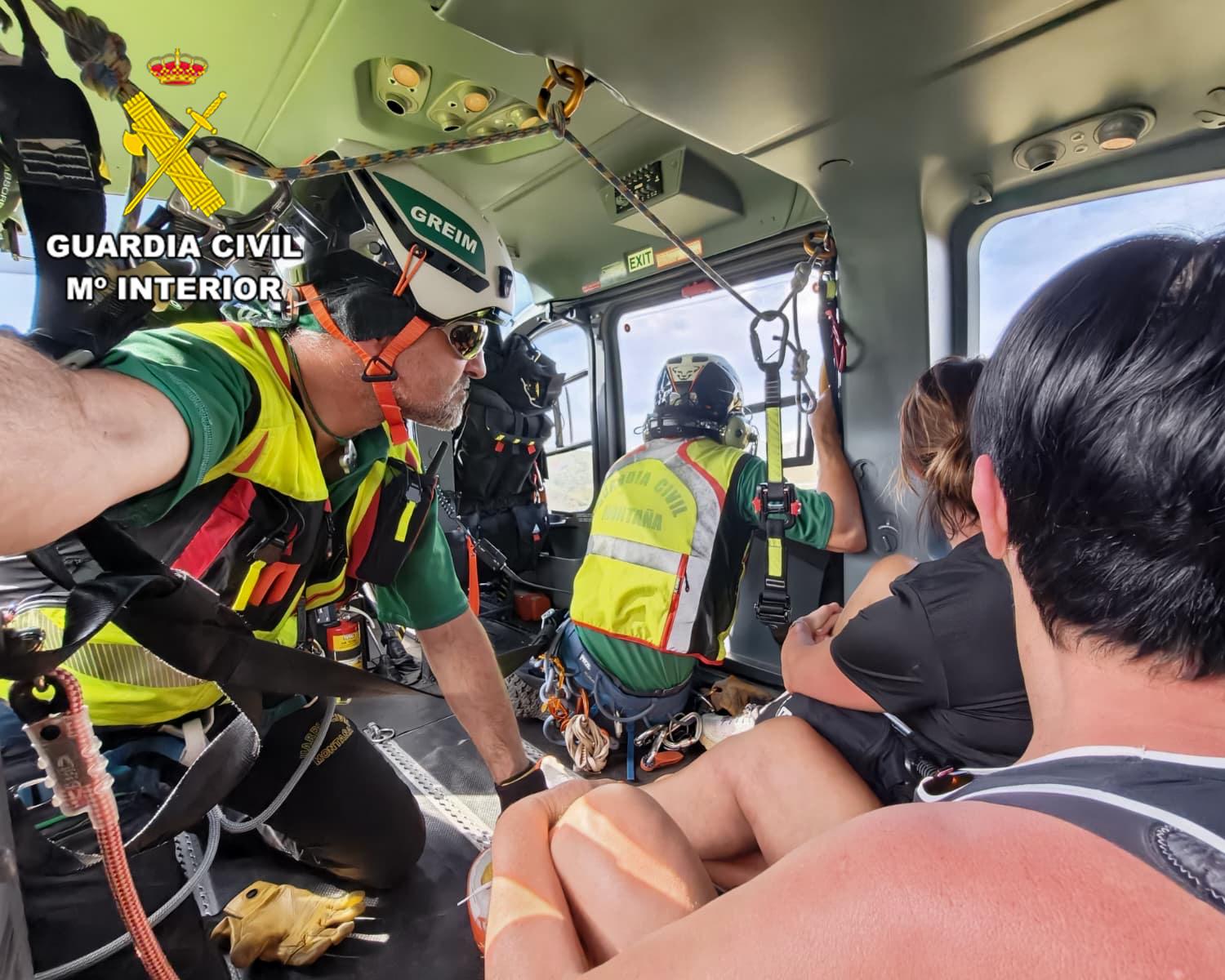 La Guardia Civil ha rescatado a dos senderistas que se habían desorientado mientras realizaban una ruta de montaña.| L.N.C.