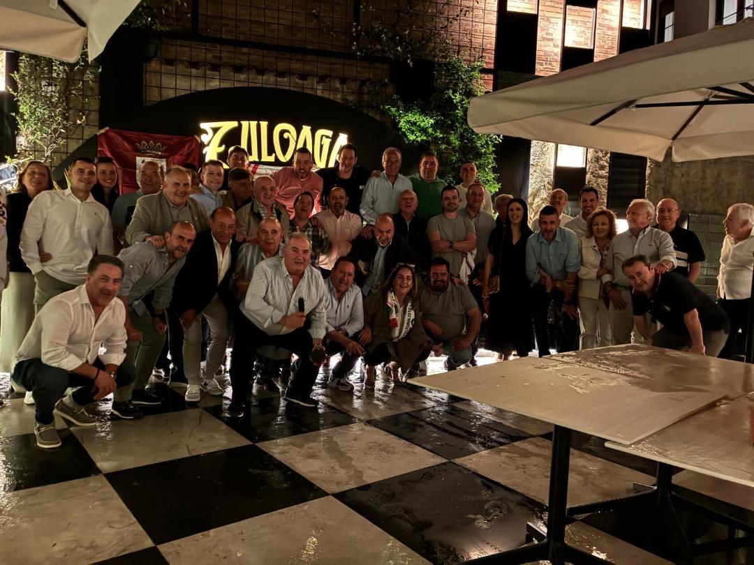 La celebración reunió deporte, compañerismo y reconocimiento al fútbol leonés. La celebración reunió deporte, compañerismo y reconocimiento al fútbol leonés.