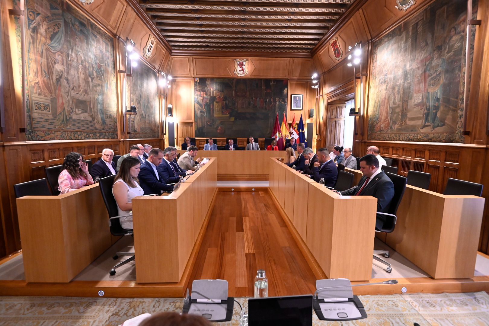 Imagen de la sesión plenaria de la Diputación a 27 de mayo de 2026. | SAÚL ARÉN
