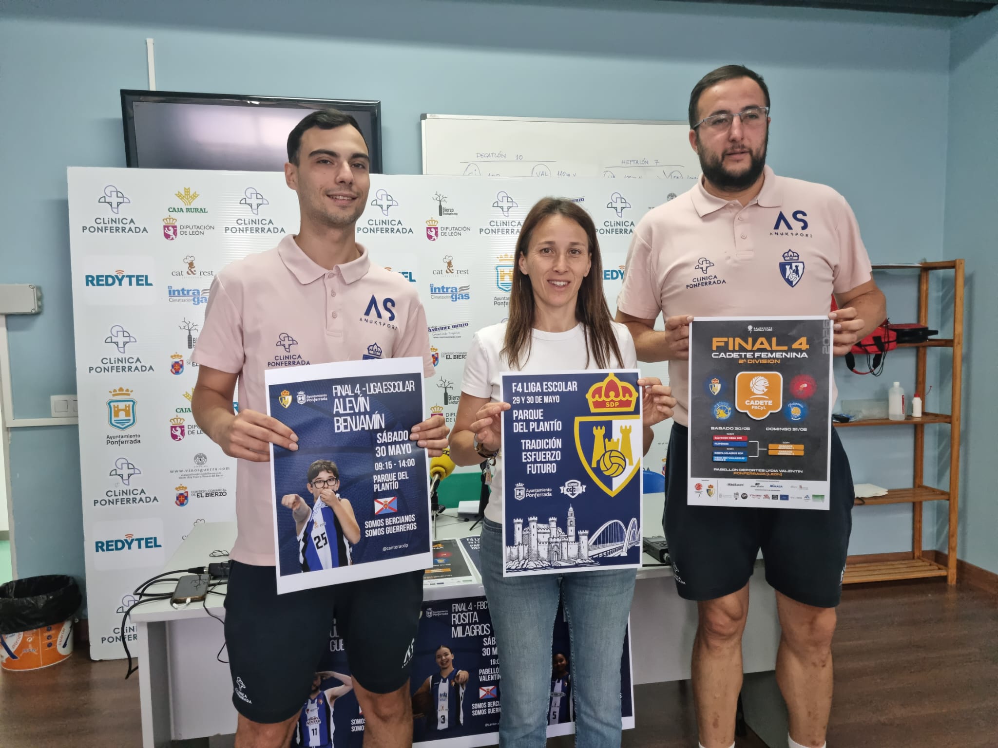 Presentación de las competiciones de baloncesto en el Lydia Valentín.  RAÚL FERNÁNDEZ