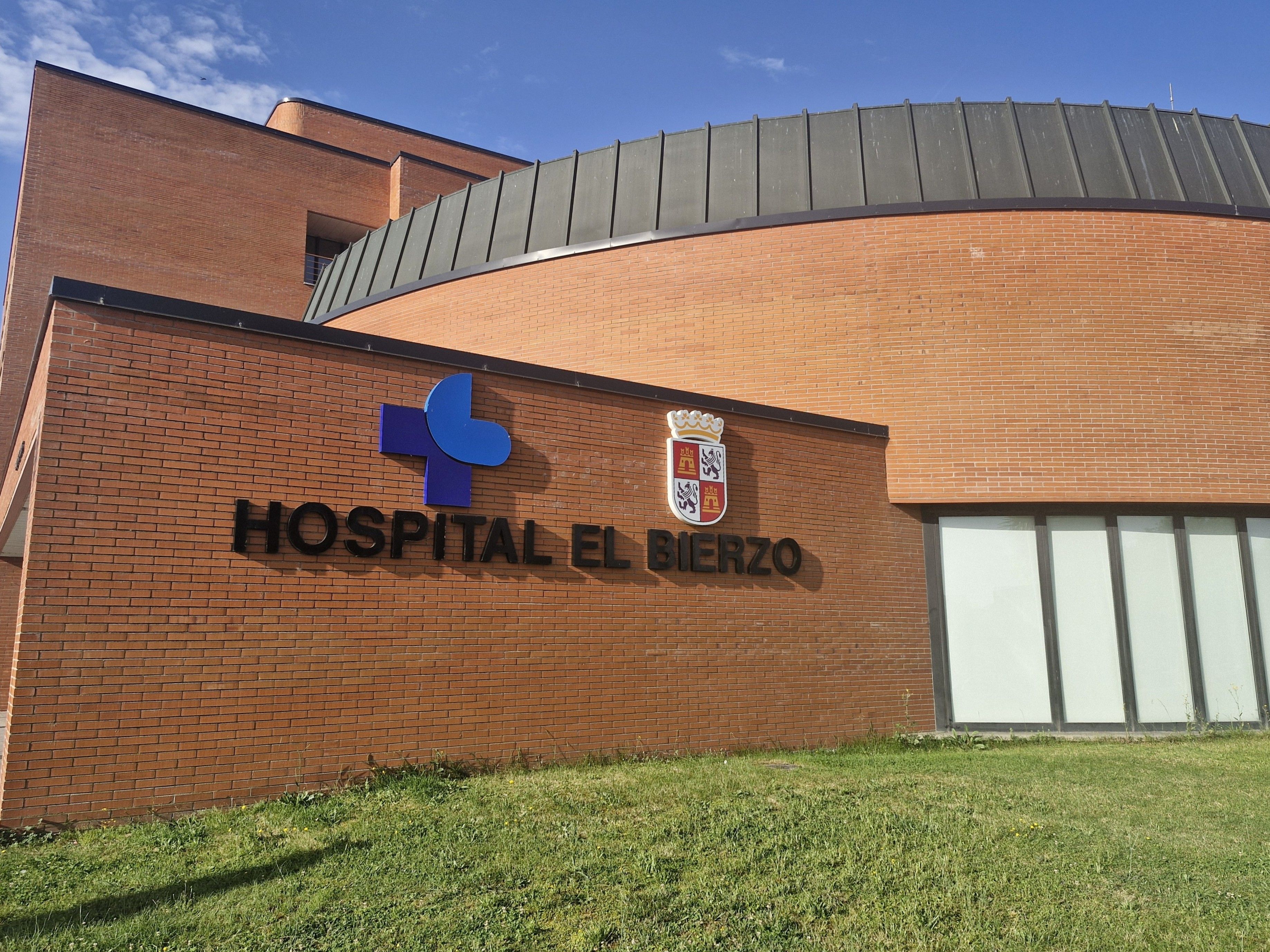 Fachada del Hospital Universitario El Bierzo.