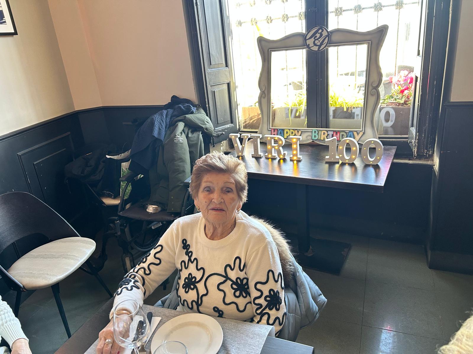 Viri celebró sus 100 años rodeada de amigas y afecto Viri celebró sus 100 años rodeada de amigas y afecto