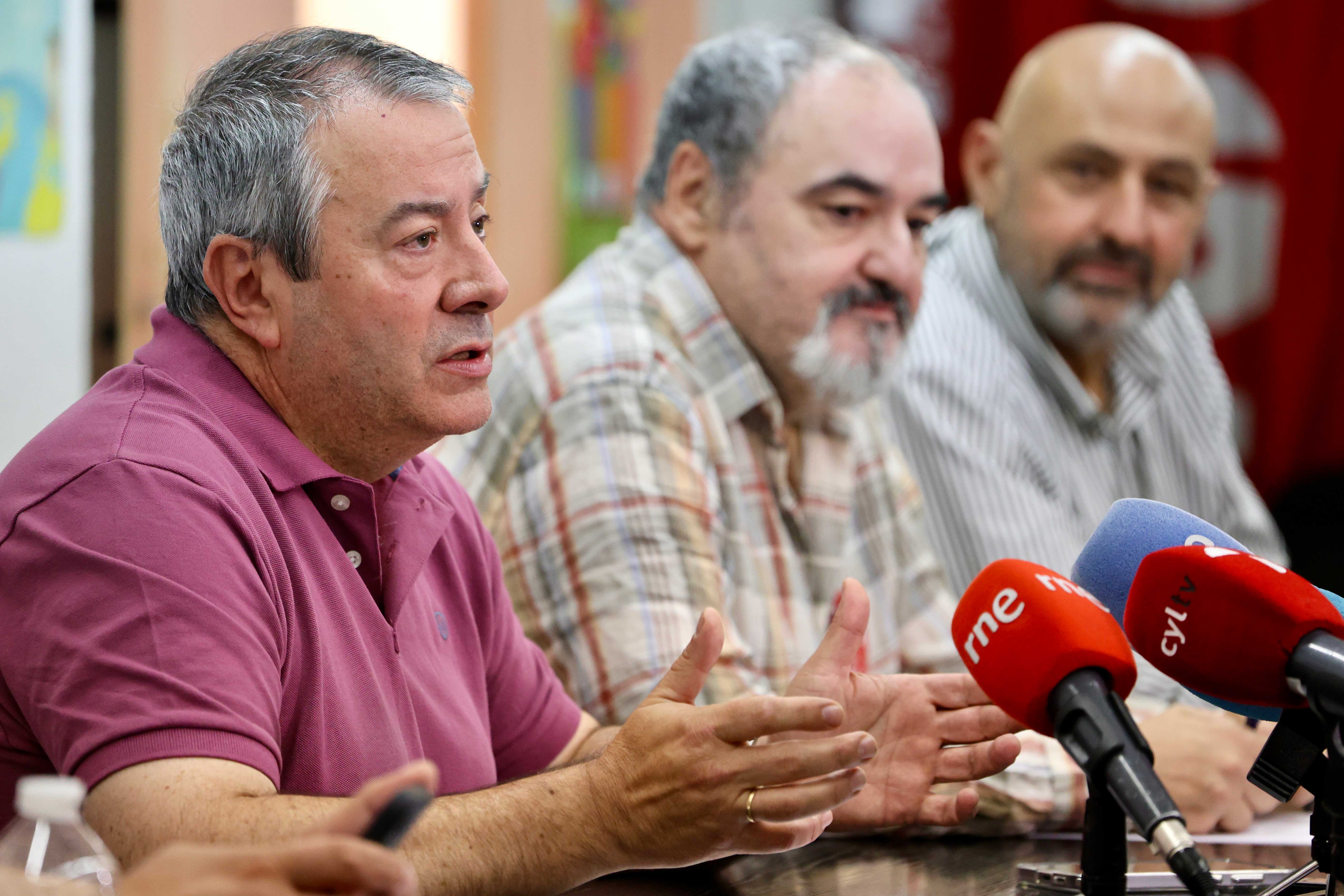 La federación de Servicios Públicos de la Unión General de los Trabajadores analiza la situación en la que se encuentra el dispositivo autonómico antiincendios. | CARLOS S.CAMPILLO (Ical) La federación de Servicios Públicos de la Unión General de los Trabajadores analiza la situación en la que se encuentra el dispositivo autonómico antiincendios. | CARLOS S.CAMPILLO (Ical)