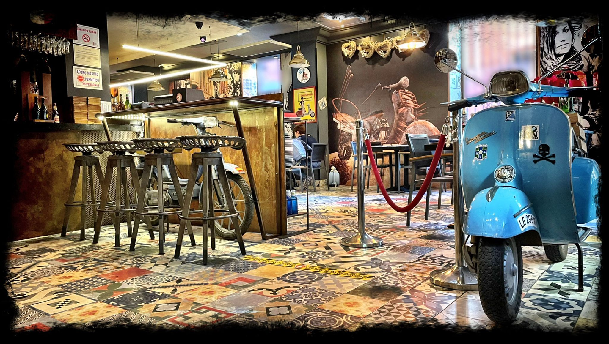 Interior del restaurante La Vespa 50. | L.N.C.
