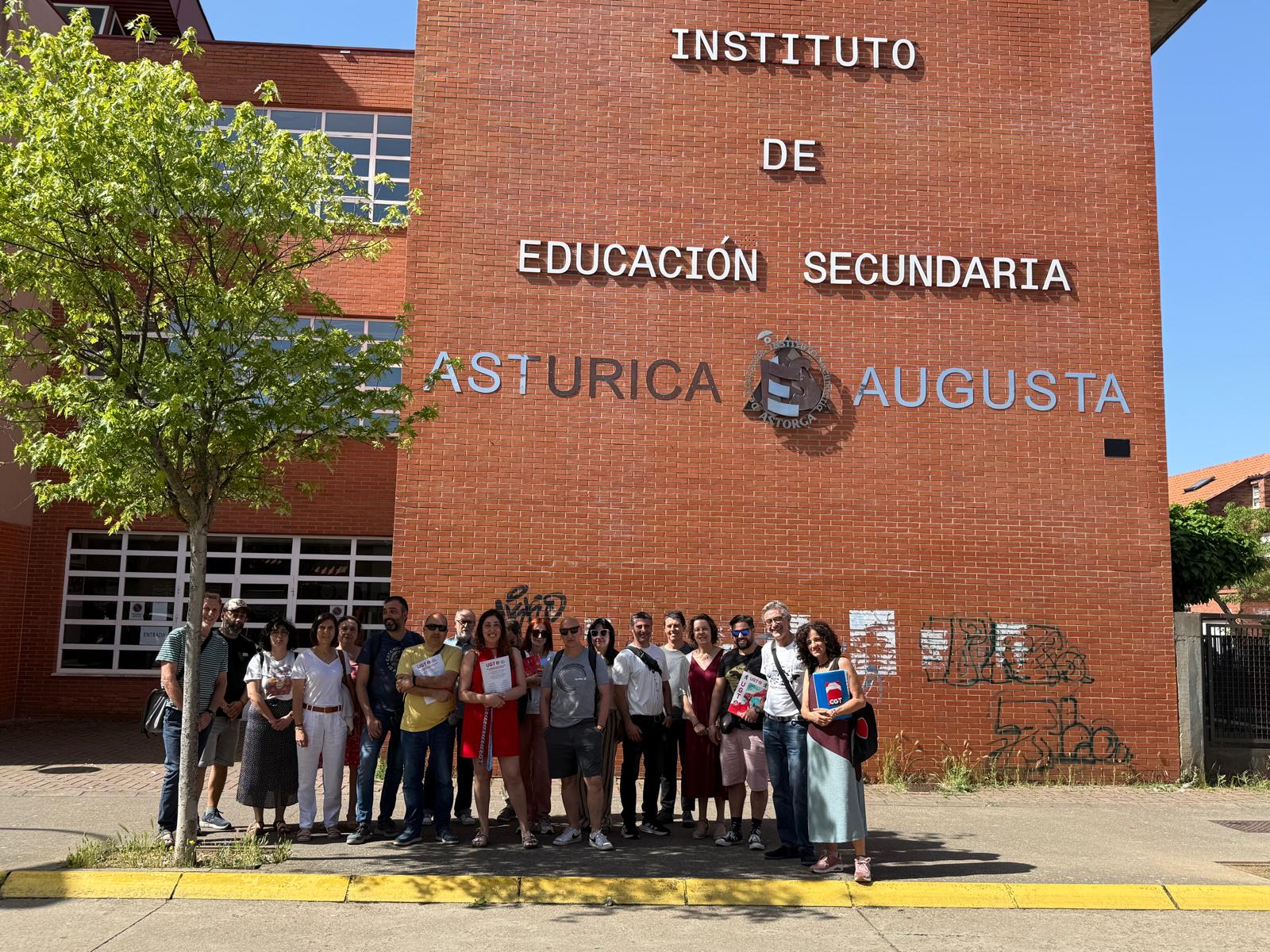 Último pleno del curso de la Junta de Personal Docente en el instituto de Astorga. | L.N.C.