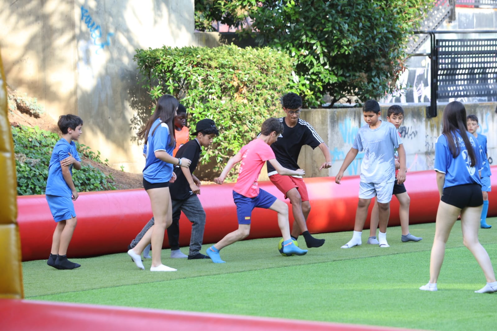 Diferentes momentos de la gran jornada deportiva de Municipalia en el paseo de Papalaguinda. FERNANDO OTERO (5)