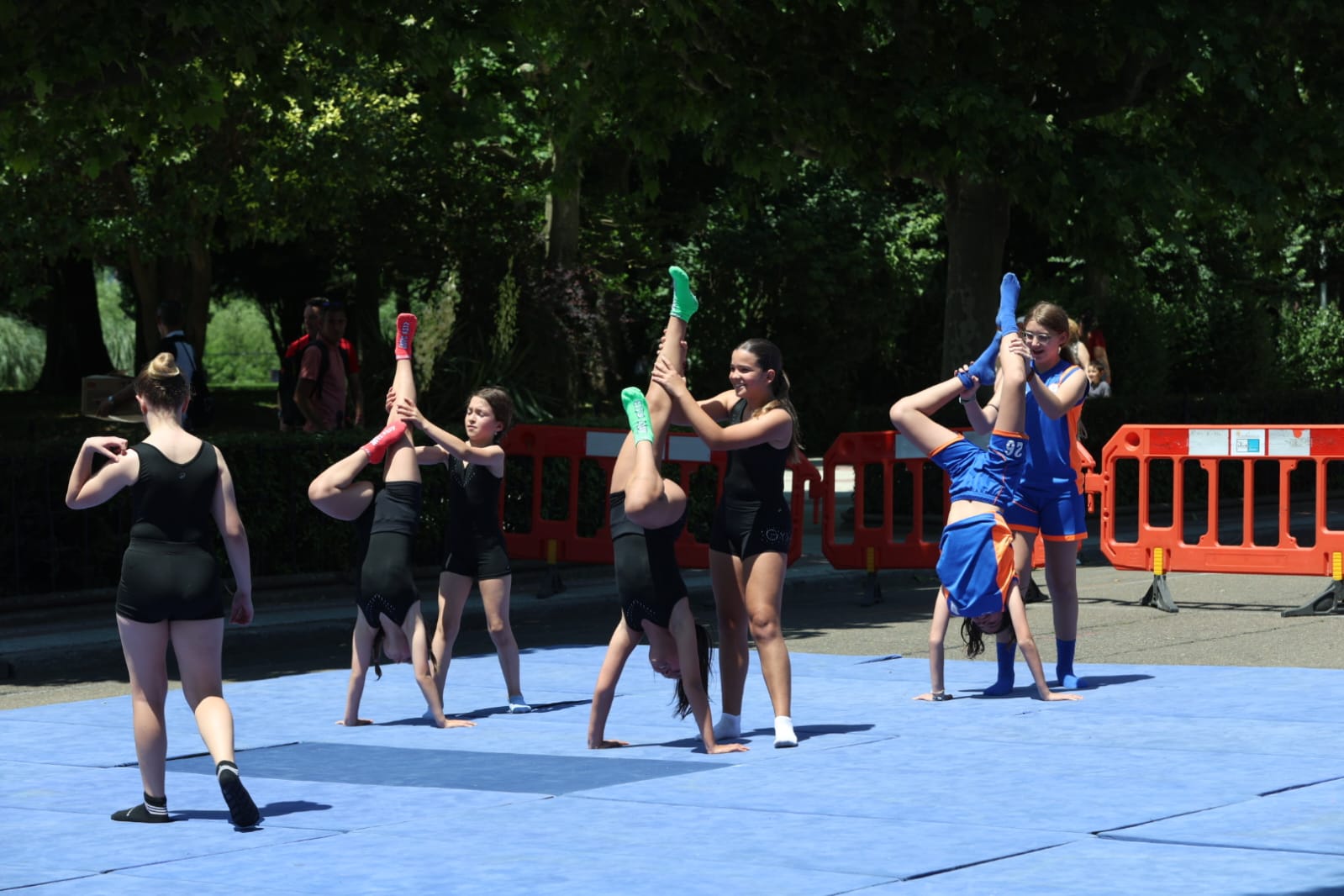 Diferentes momentos de la gran jornada deportiva de Municipalia en el paseo de Papalaguinda. FERNANDO OTERO (8)