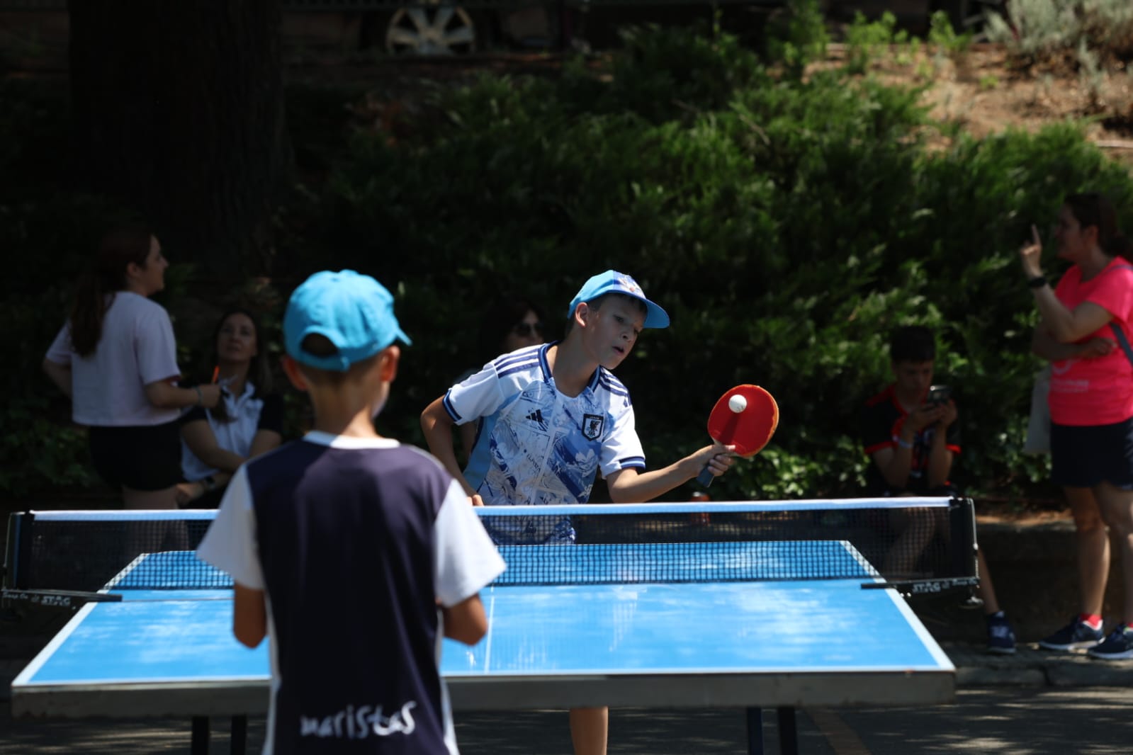 Diferentes momentos de la gran jornada deportiva de Municipalia en el paseo de Papalaguinda. FERNANDO OTERO (11)