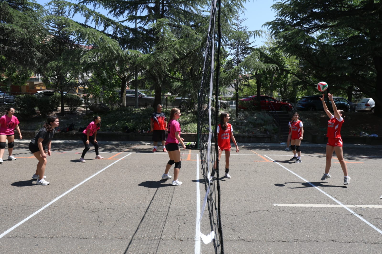 Diferentes momentos de la gran jornada deportiva de Municipalia en el paseo de Papalaguinda. FERNANDO OTERO (13)
