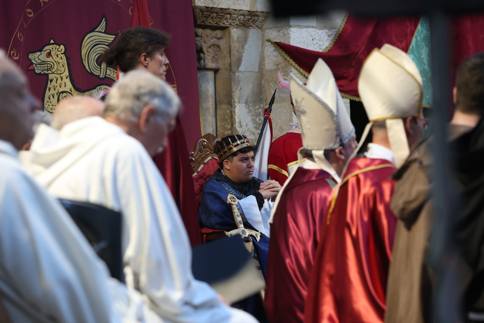 Recreación de las Cortes de León de 1188. | REPORTAJE GRÁFICO DE FERNANDO OTERO