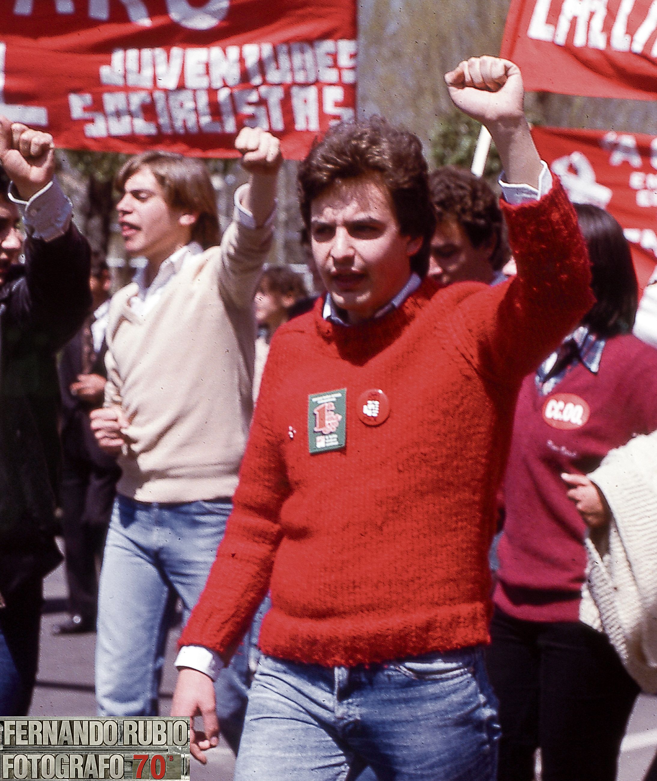 Los inicios de Zapatero, en el Primero de Mayo del año 1979.  | FERNANDO RUBIO