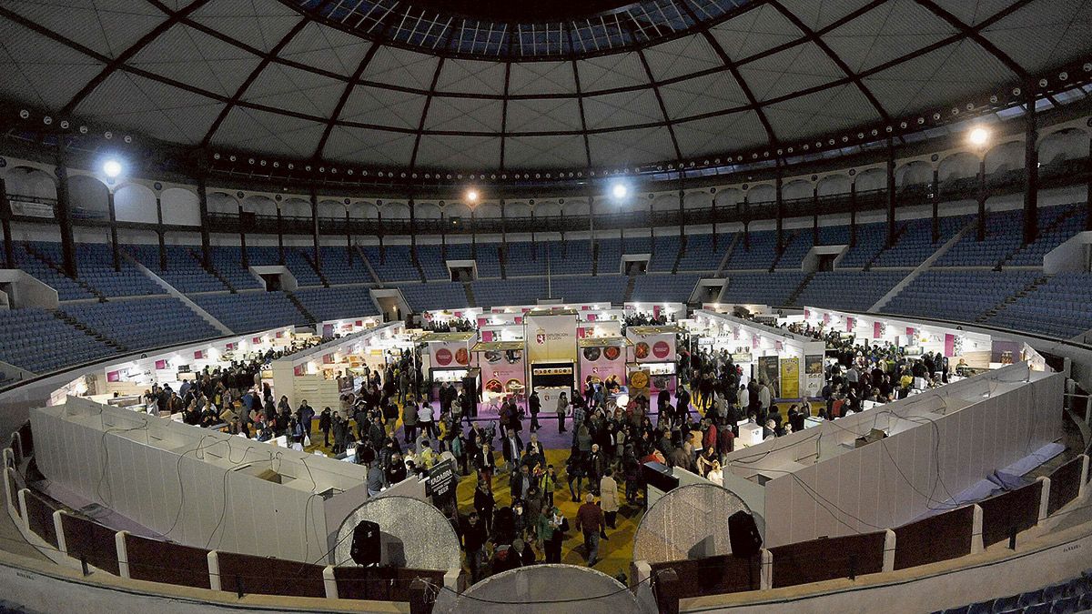 Panorámica de la última Feria de Productos de León en el León Arena. | DANIEL MARTÍN