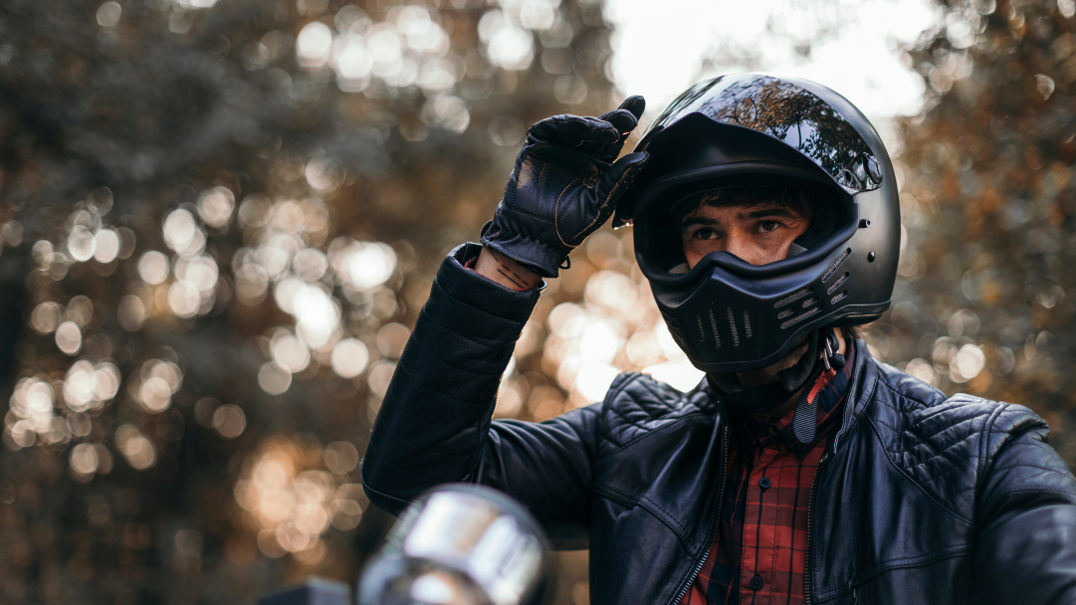 Calcula tu seguro de moto: factores clave que influyen en el precio.