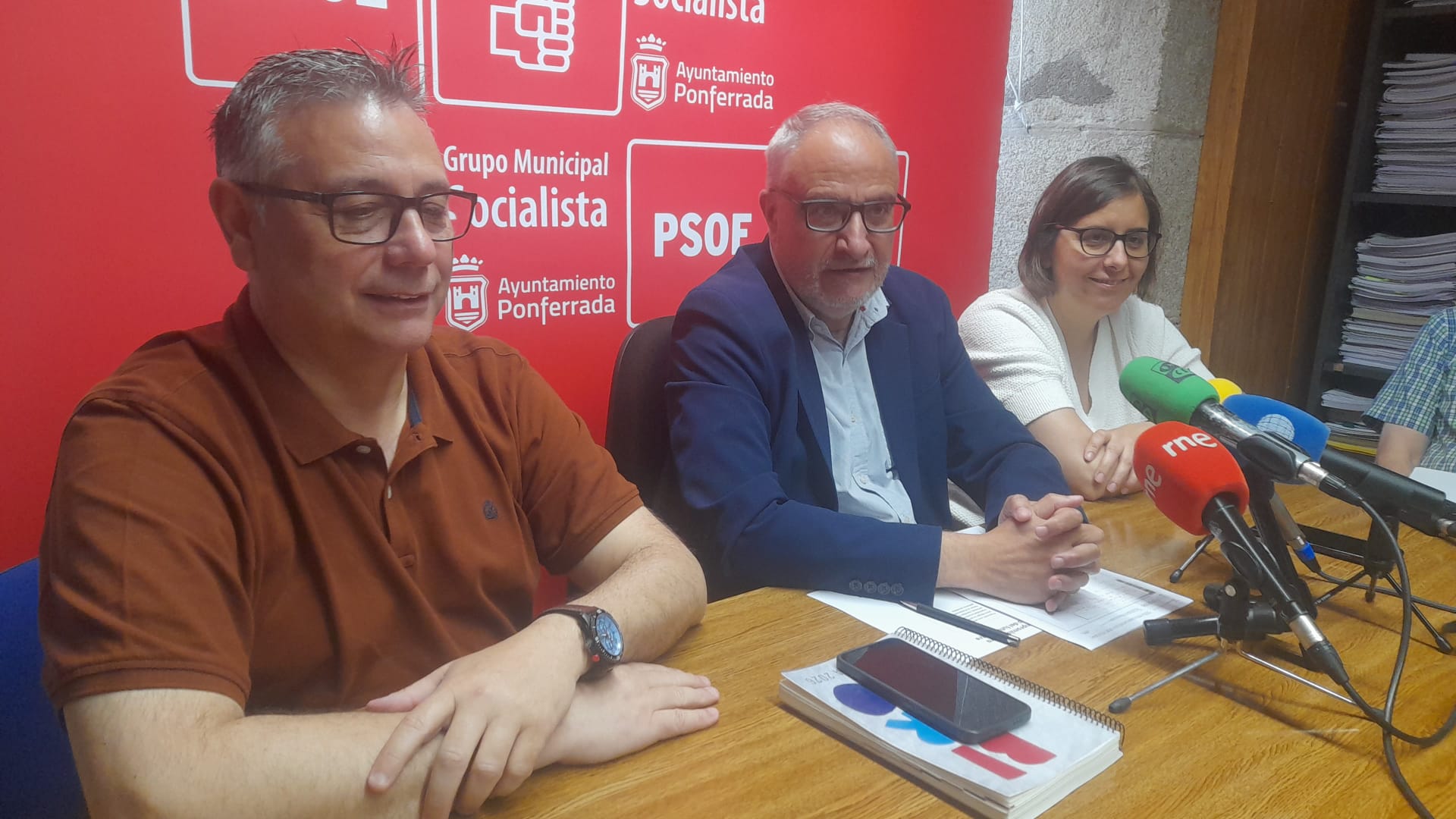 Rueda de prensa del PSOE en Ponferrada. | MAR IGLESIAS